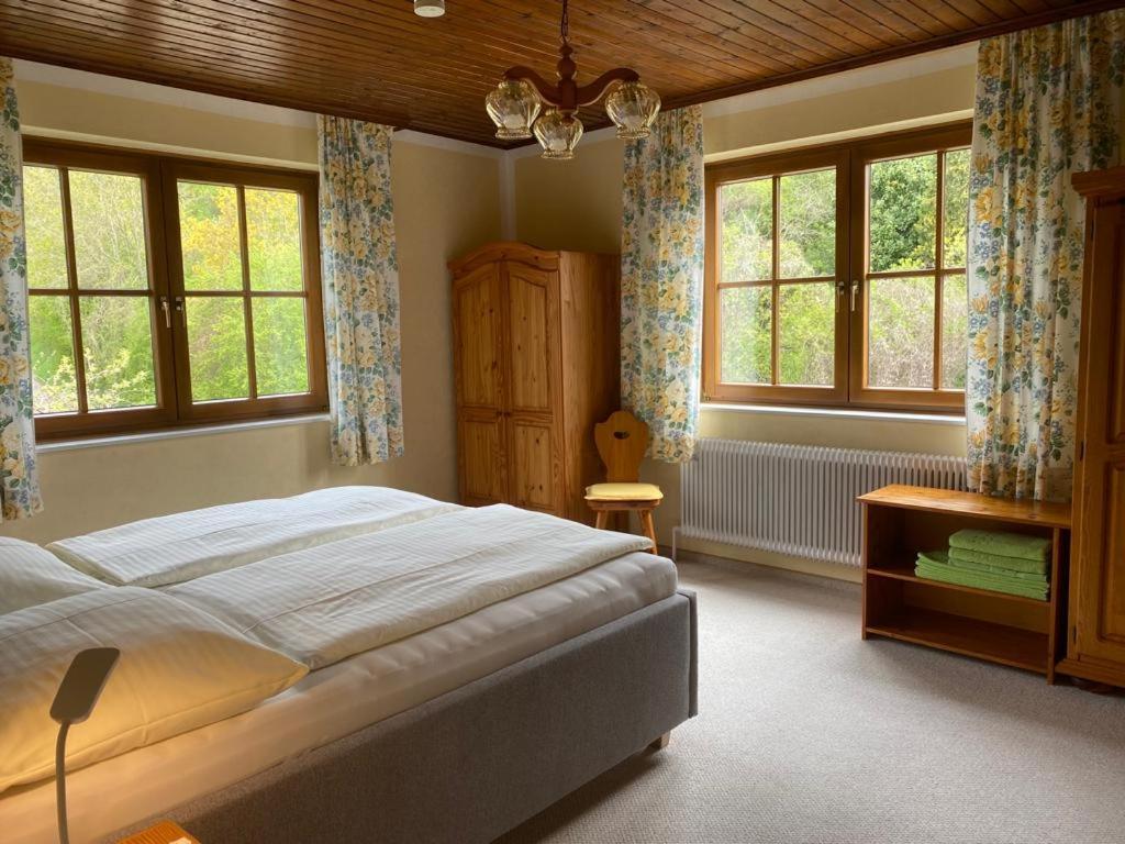 Haus Lindenhofer Apartment Емерсдорф-ан-дер-Донау Стая снимка